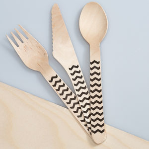 Puiset kertakäyttöaterimet, musta chevron (24 kpl)