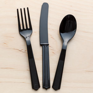 Mustat kertakäyttöaterimet (18 kpl)