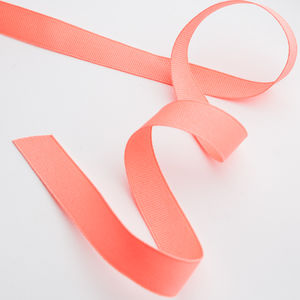 Ribbinauha persikka 15 mm (2 m)