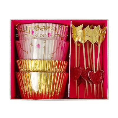 Rakkauden nuolet muffinssivuoka- ja koristelusetti (48 kpl)