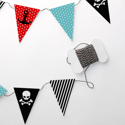 Tulostettavat Merirosvo -viirit (PDF)