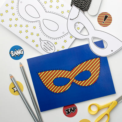 Supersankari -postikortti A5