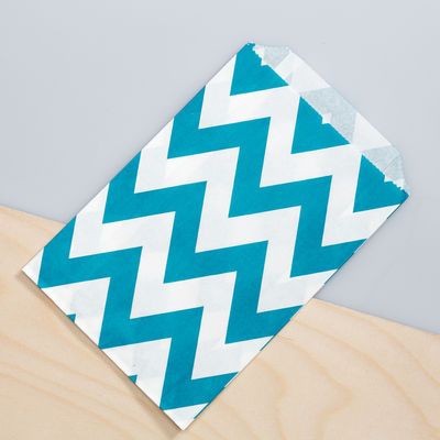 Chevron kuvioinen paperipussi, turkoosi (12 kpl)