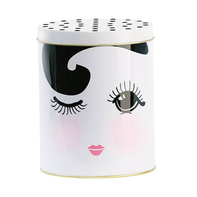 Silmänräpäys metallirasia