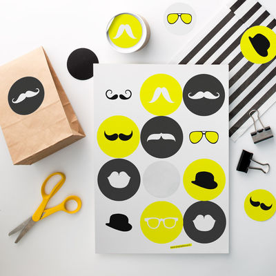 Tulostettavat Viikset -tarrat Ø 60 mm