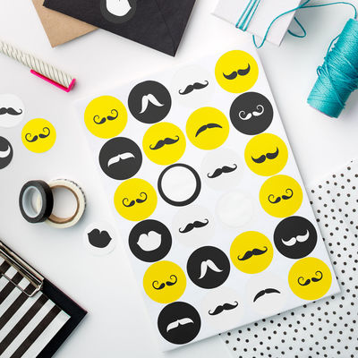 Tulostettavat Viikset -tarrat Ø 40 mm